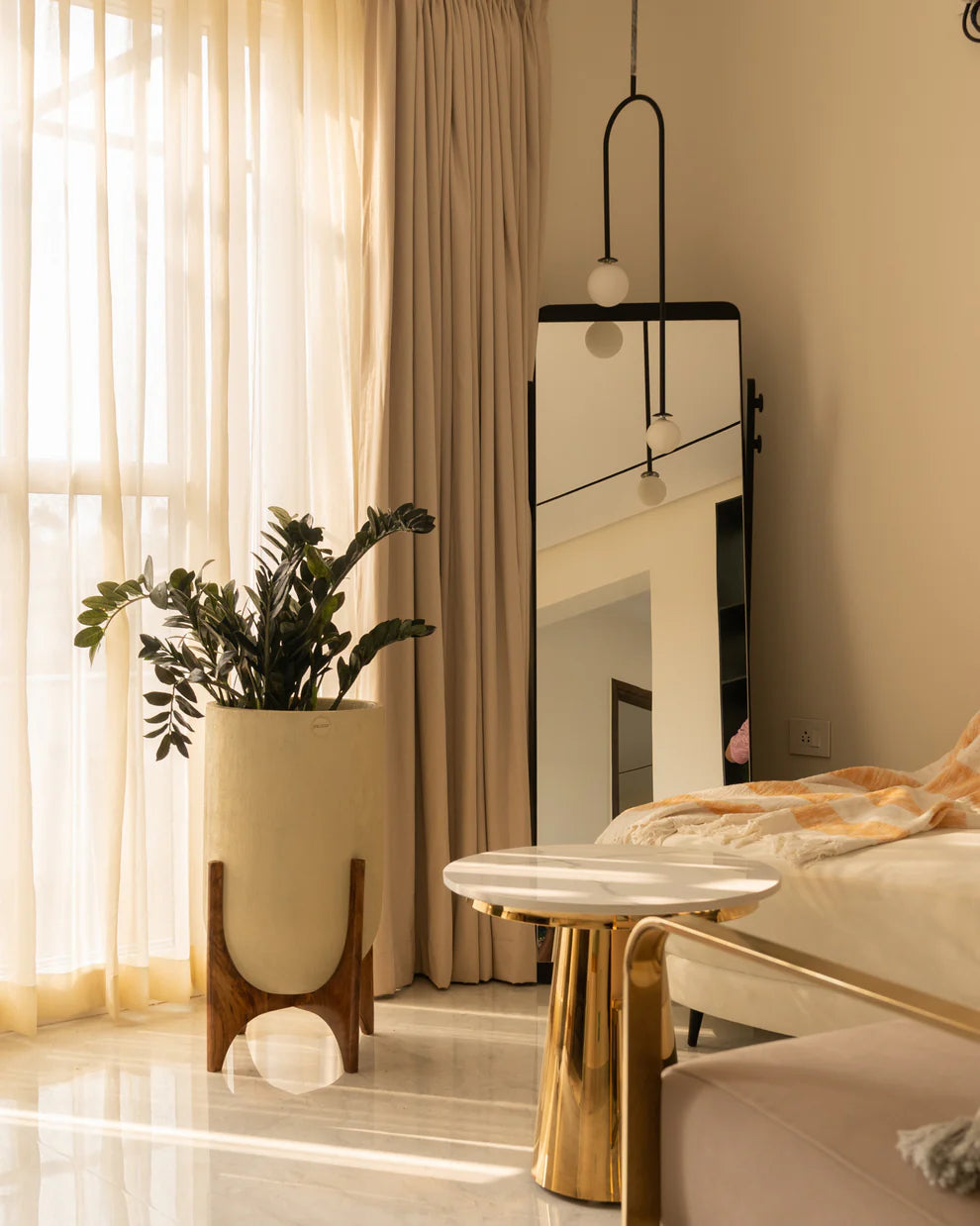 Lumera with Midi Wood Stand